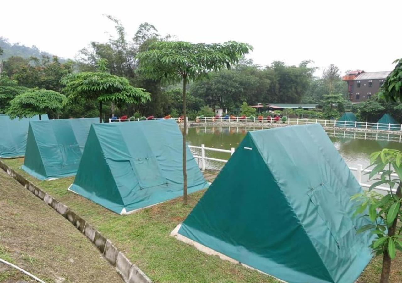 Paradise Valley Resort Broga سيمينيه المظهر الخارجي الصورة